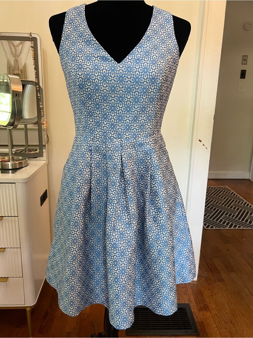 Banana Republic Blue White Fit & Flare Jacquard Dress Size 4 Sleeveless - Picture 3 of 14